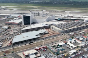 Desmienten toma de Aeropuerto en Guadalajara; VIDEO fue por psicosis de algunos pasajeros al escuchar balaceras en carretera a Chapala, tras la muerte de "El Mencho"