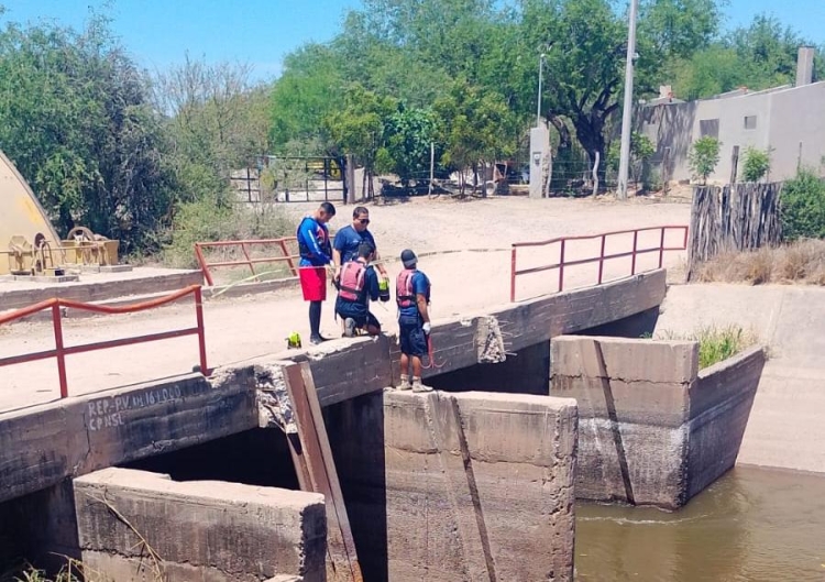 Encuentran a un hombre asesinado y flotando en un canal de Quil&aacute;, al Sur de Culiac&aacute;n